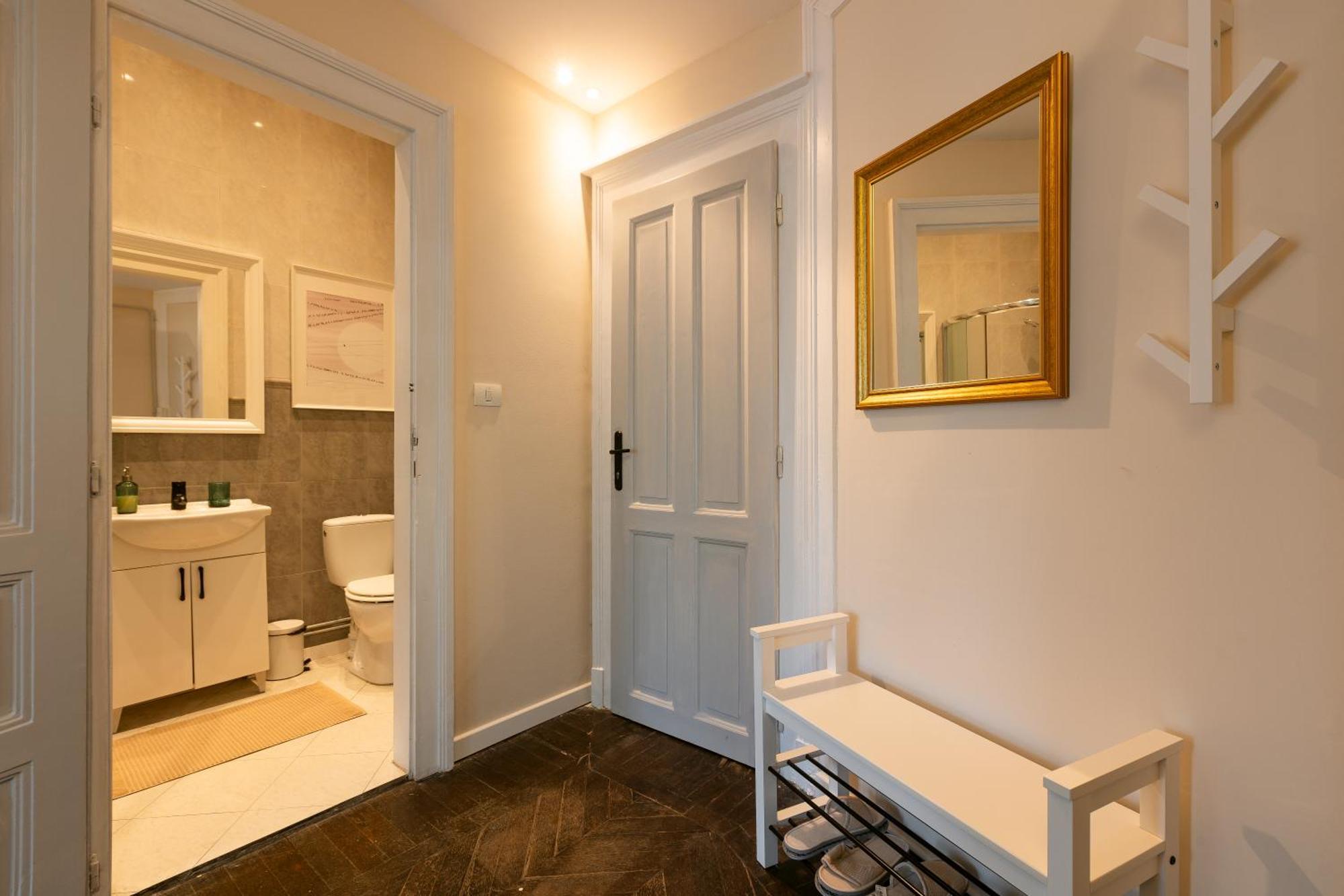 Central Charm - 2Br Apartment ทิมิชัวรา ภายนอก รูปภาพ