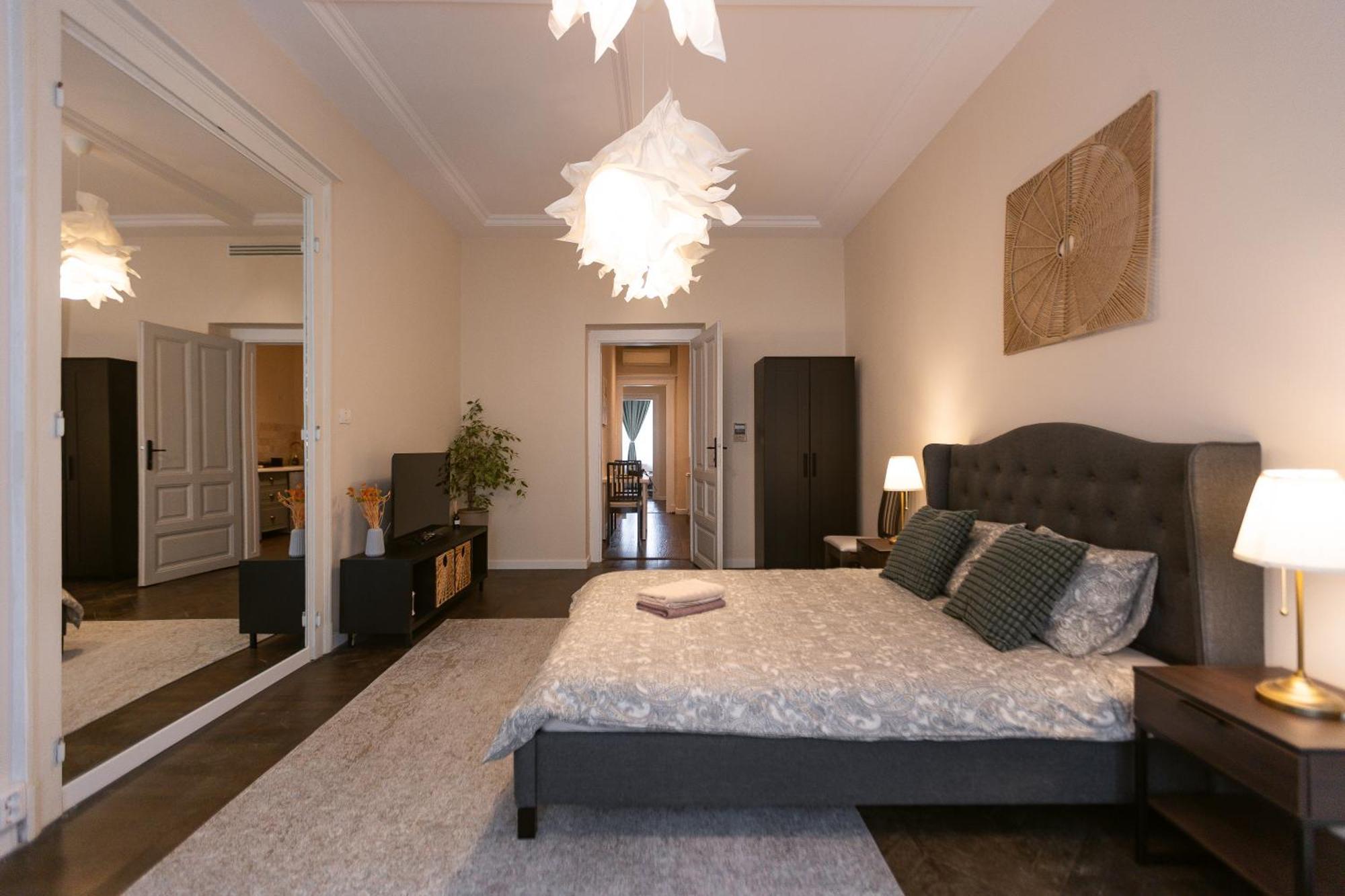 Central Charm - 2Br Apartment ทิมิชัวรา ภายนอก รูปภาพ
